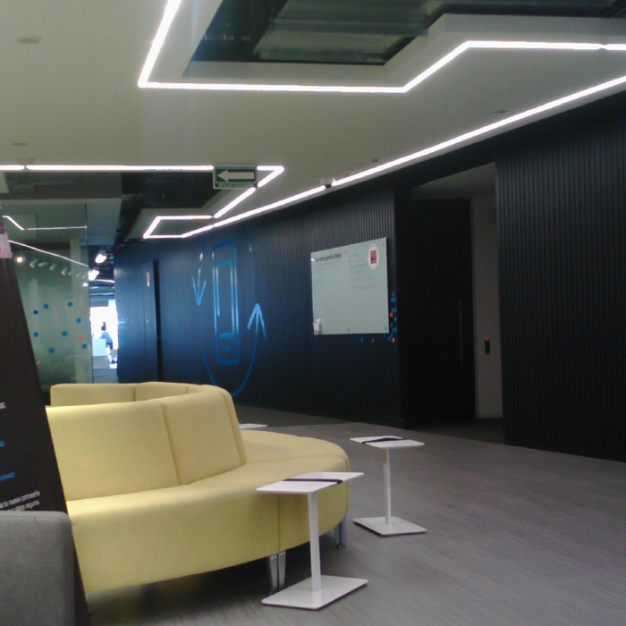 Proyecto por INCONTROL - constructora comercial e industrial - Diseño y adecuación de oficinas corporativas