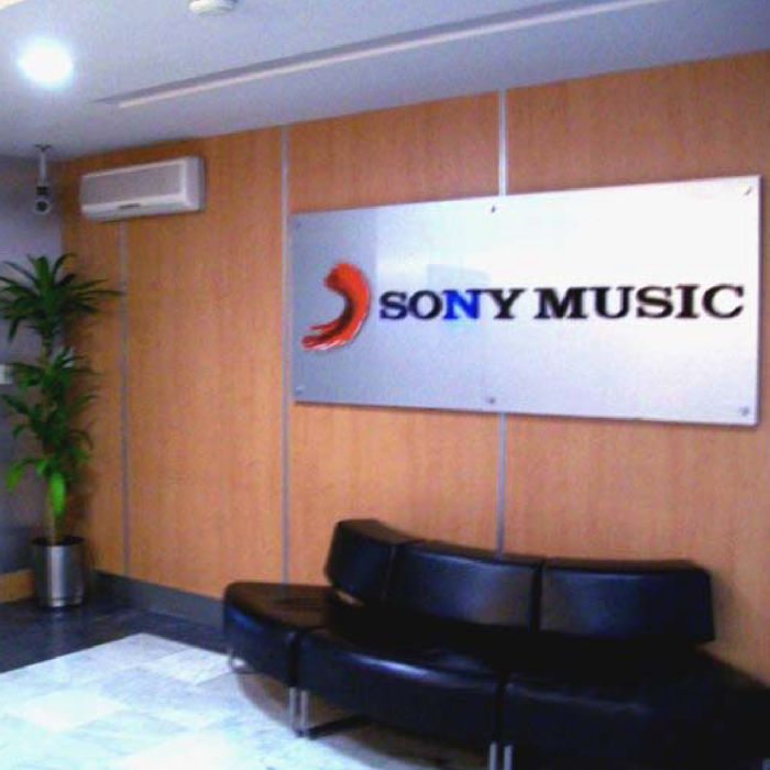 Proyecto por INCONTROL - Constructora Comercial e Industrial - Adecuaciones Oficinas corporativas